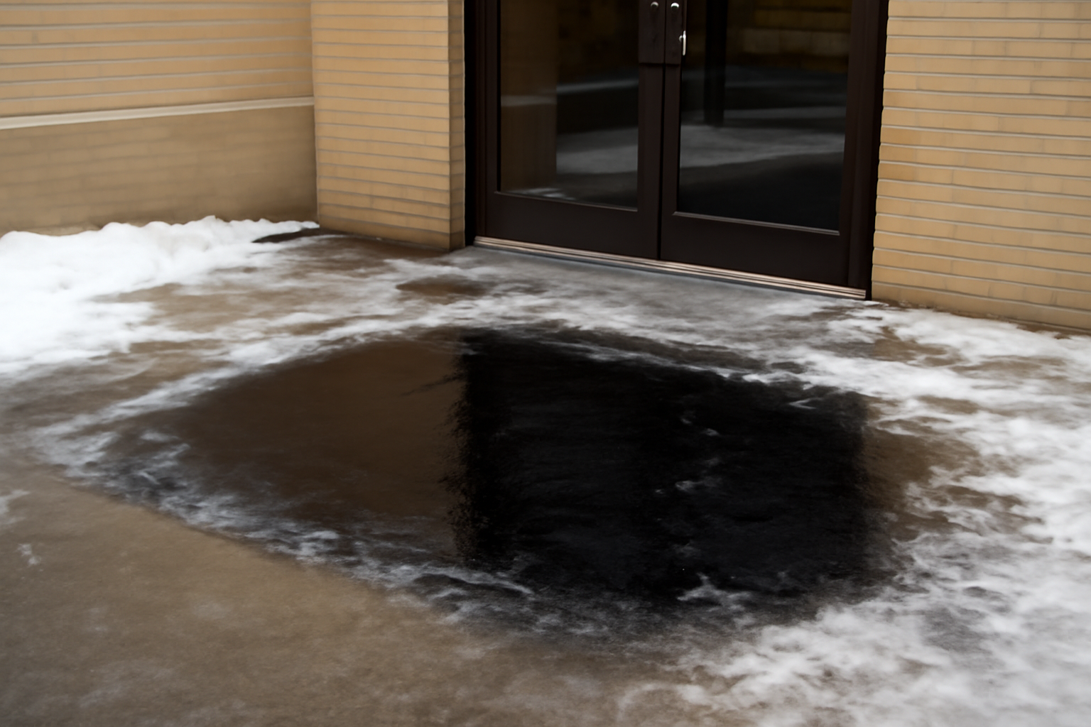 Black Ice at Mississippi Stores: When a Slip-and-Fall Becomes the Property Owner’s Fault
