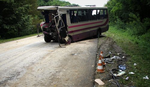 How is fault determined in a Mississippi bus accident case